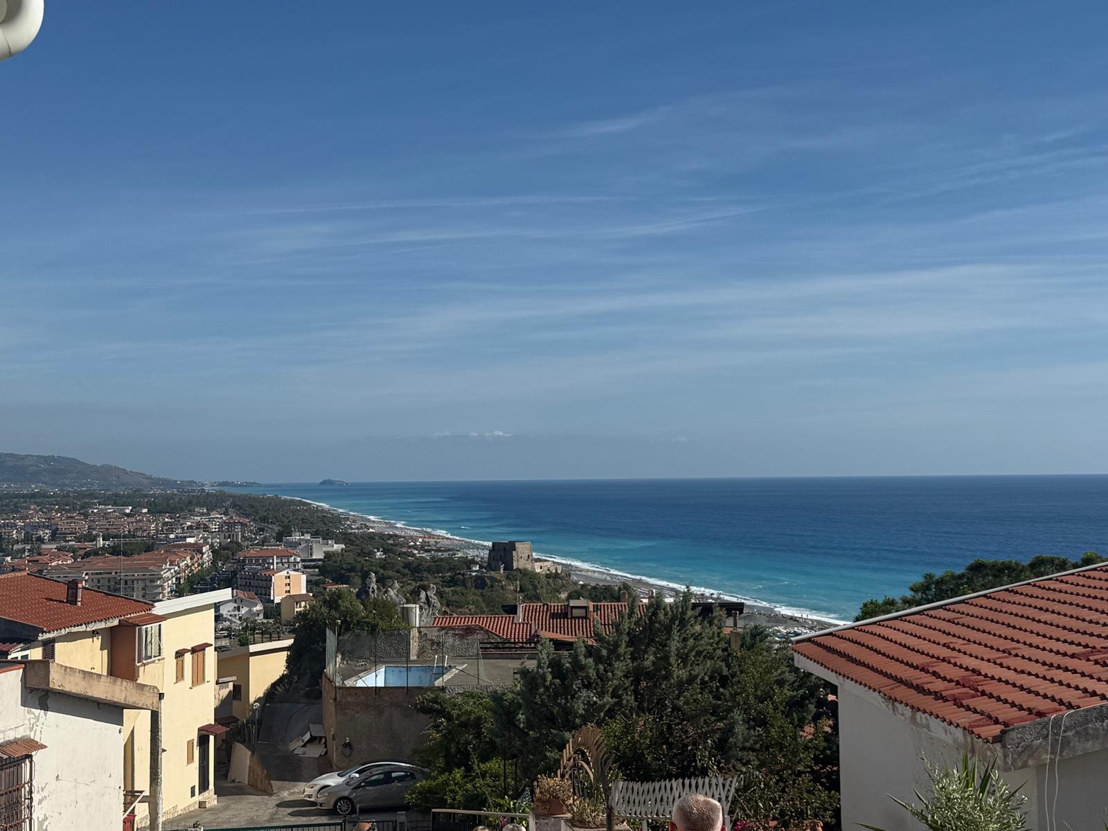 Exclusive Three-Bedroom Apartment in Scalea – Panoramic Sea View