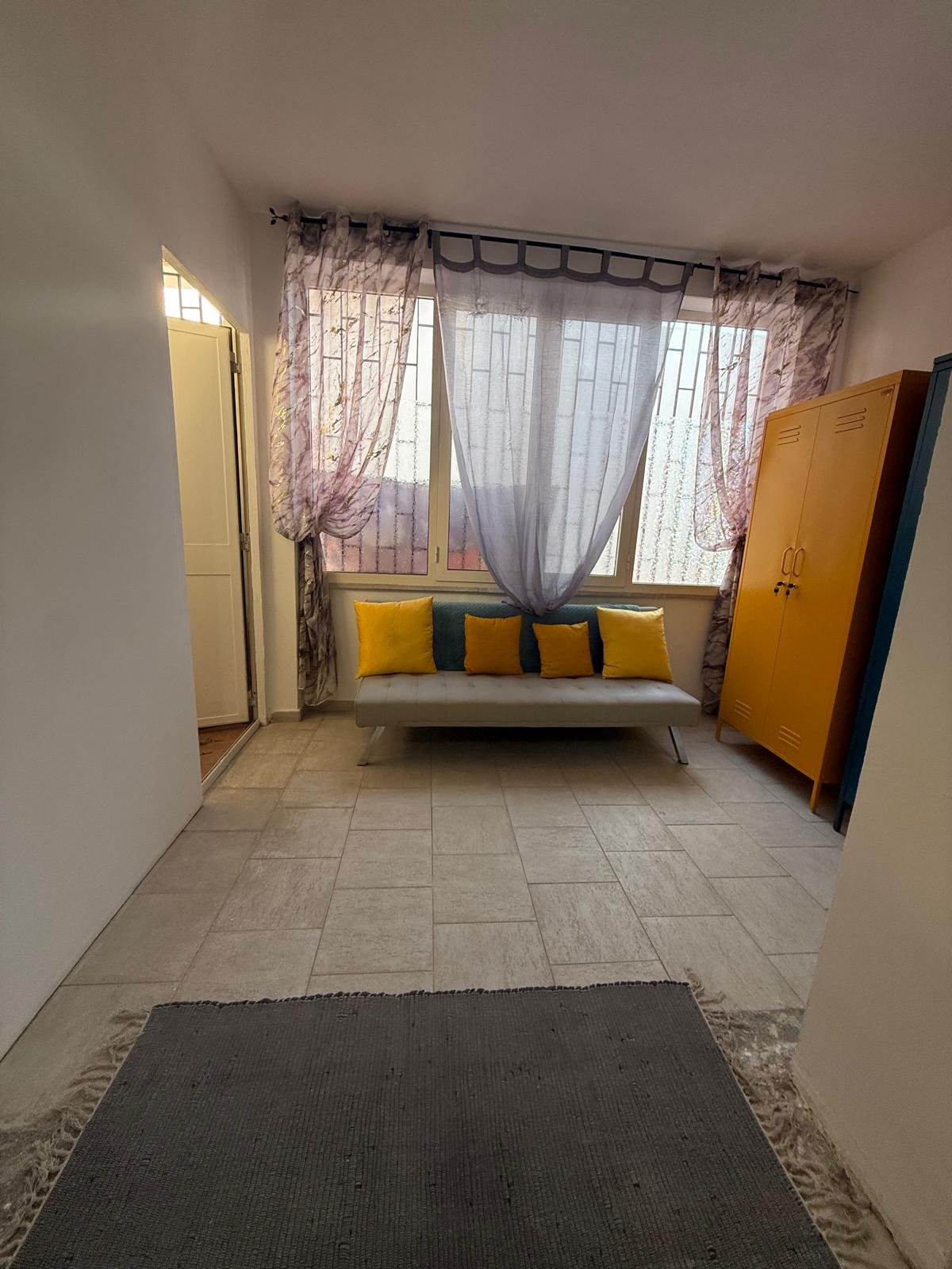 Exclusive Three-Bedroom Apartment in Scalea – Panoramic Sea View
