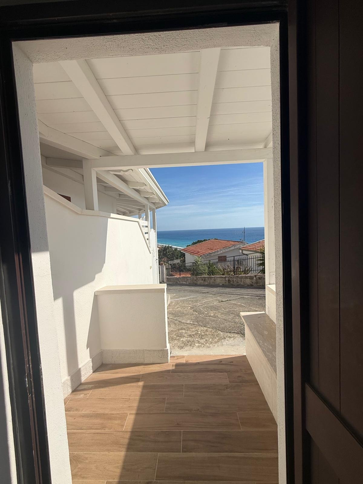 Exclusive Three-Bedroom Apartment in Scalea – Panoramic Sea View