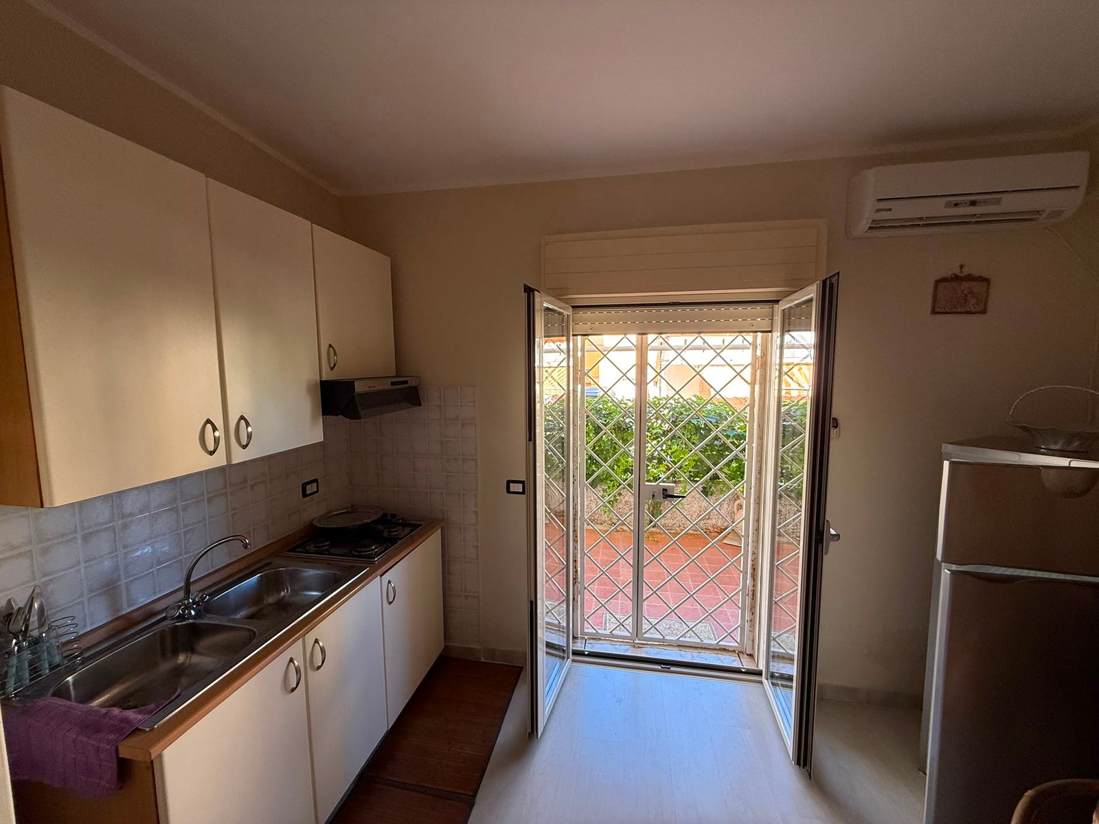 Three-Room Apartment in Marina di Santa Maria del Cedro – Just Steps from the Sea!