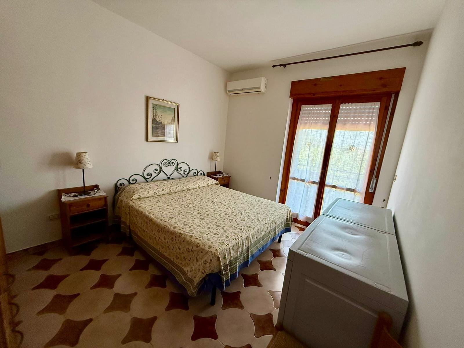 First-floor flat for sale – 100 metres from the sea