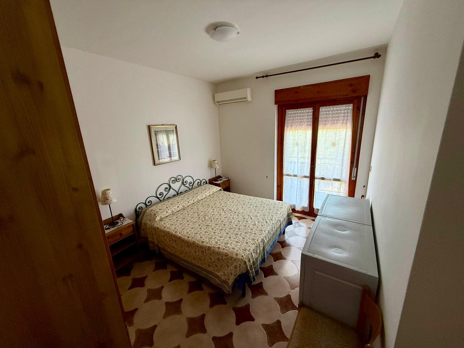 First-floor flat for sale – 100 metres from the sea