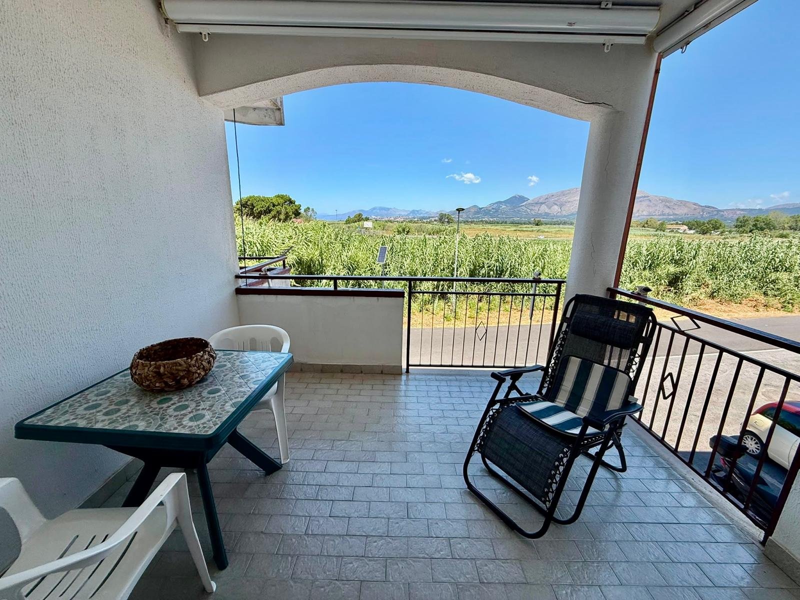 First-floor flat for sale – 100 metres from the sea
