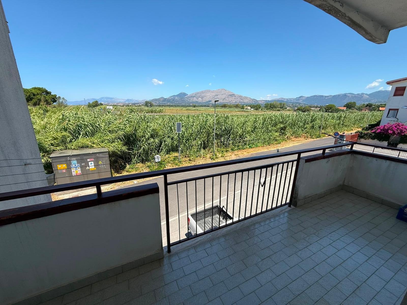 First-floor flat for sale – 100 metres from the sea