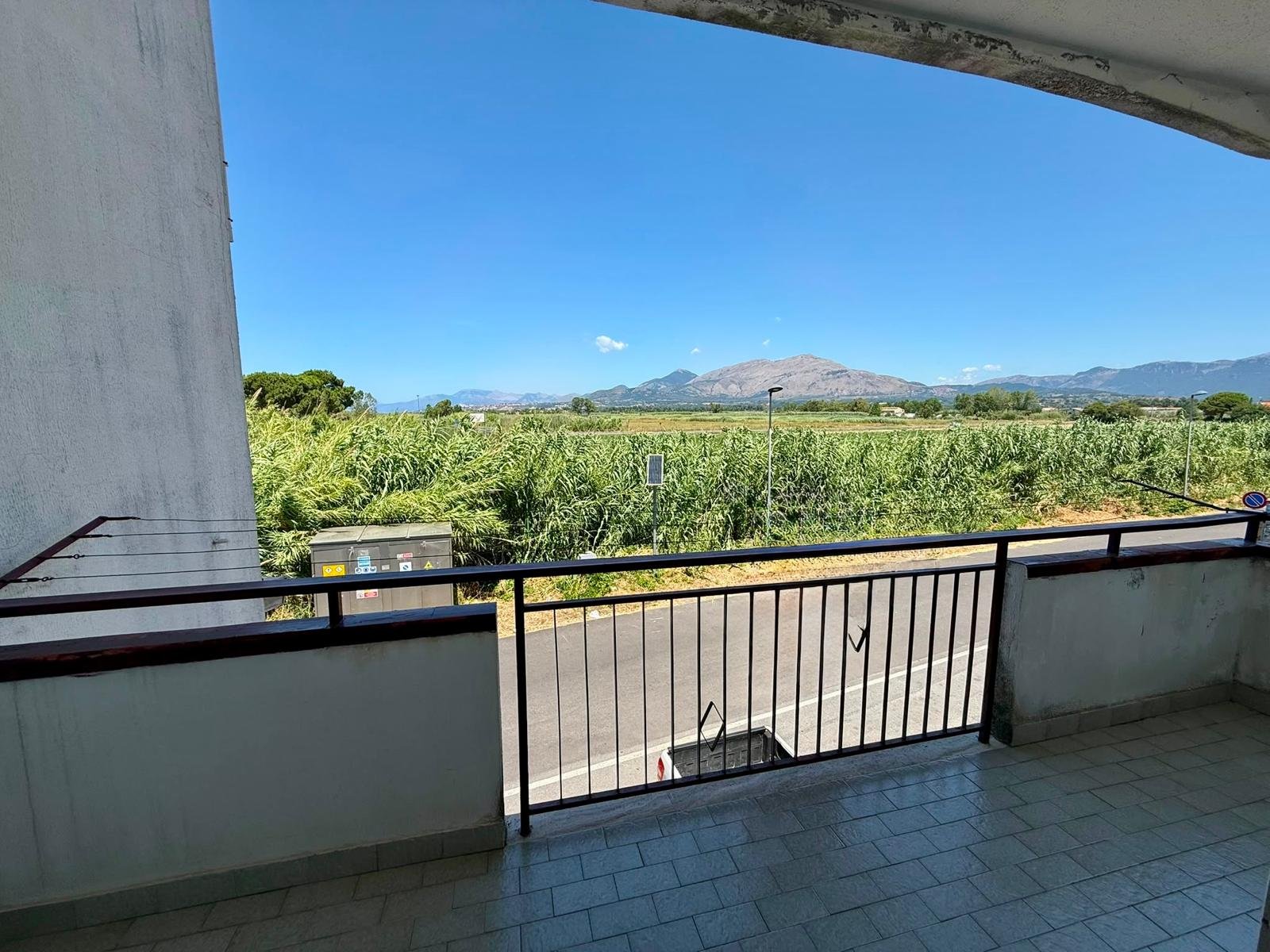 First-floor flat for sale – 100 metres from the sea