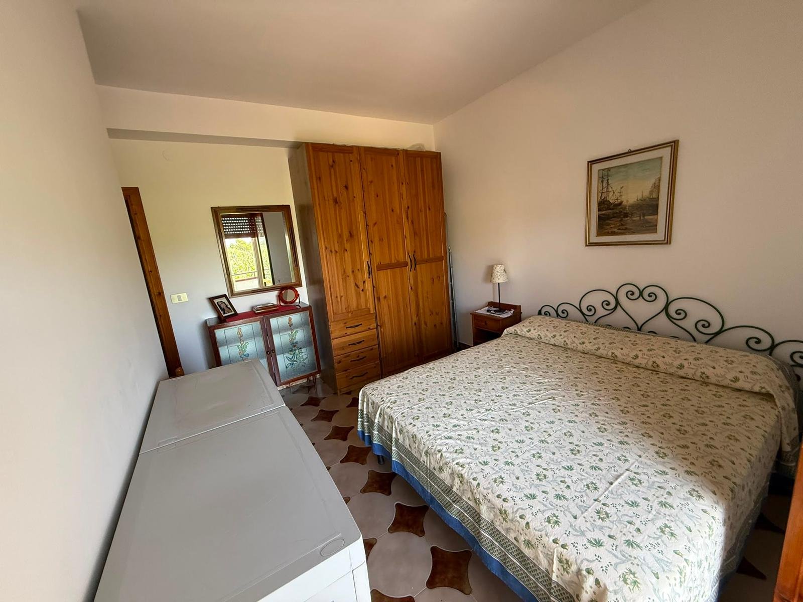 First-floor flat for sale – 100 metres from the sea