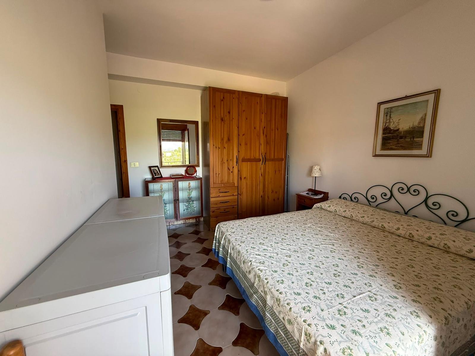 First-floor flat for sale – 100 metres from the sea
