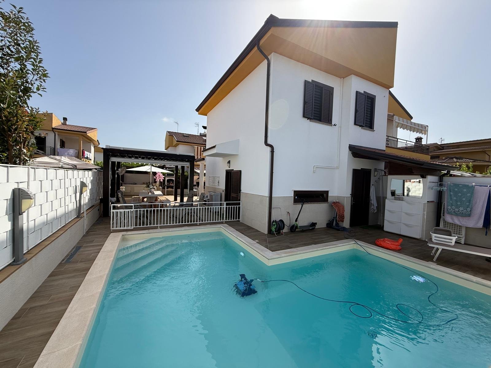 Terraced House with Swimming Pool – An Unmissable Opportunity
