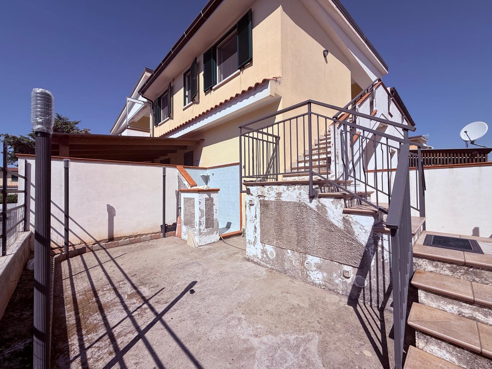 Three-Room Apartment for Sale in Località Petrosa – Parco Roma